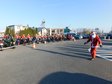 Odwiedziny „Motocykliści w strojach Świętego Mikołaja jeżdżą ulicami Wielunia i rozdają prezenty
